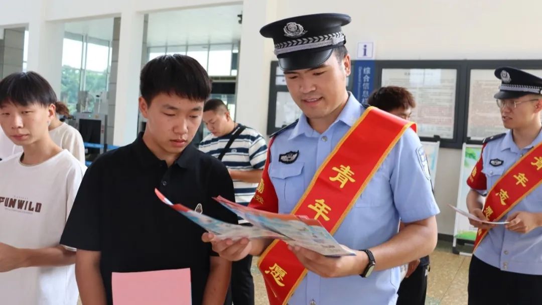 进车站.jpg